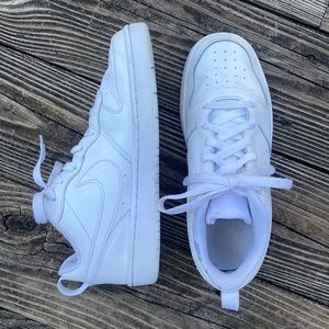 Nike white Sneaker 6Y
